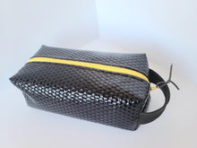Carica l'immagine nel visualizzatore di Gallery, NEW GEO Midnight Blue toiletry bag - Zanna Beauty