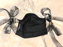 Carica l'immagine nel visualizzatore di Gallery, Ermelinda Manos Masks - black with stars - Zanna Beauty