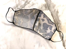 Carica l'immagine nel visualizzatore di Gallery, Ermelinda Manos Masks - cheetah - Zanna Beauty