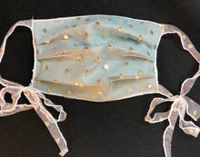 Carica l'immagine nel visualizzatore di Gallery, Ermelinda Manos Masks - white with gold - Zanna Beauty