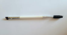 Cargar imagen en el visor de la galería, single eyebrow brushes - Zanna Beauty