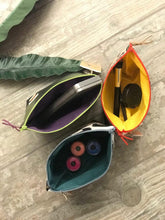 Load image into Gallery viewer, ZOE w/TH makeup bags METALLIC PURPLE - Zanna Beauty