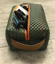 Carica l'immagine nel visualizzatore di Gallery, NEW GEO JADE - ZOE w/TH toiletry bag - Zanna Beauty