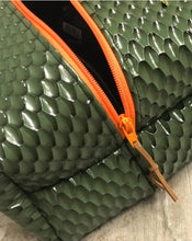 Carica l'immagine nel visualizzatore di Gallery, NEW GEO JADE - ZOE w/TH toiletry bag - Zanna Beauty