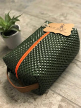 Carica l'immagine nel visualizzatore di Gallery, NEW GEO JADE - ZOE w/TH toiletry bag - Zanna Beauty