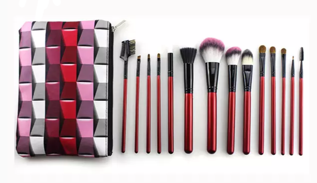 LUSH RED makeup brush set - Zanna Beauty