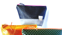 Cargar imagen en el visor de la galería, NEW GEO Midnight makeup bag - Zanna Beauty
