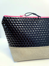 Cargar imagen en el visor de la galería, NEW GEO Midnight makeup bag - Zanna Beauty
